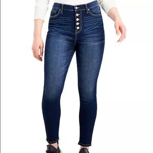 Celebrity Pink
Juniors Button-Fly High-Rise Skinny